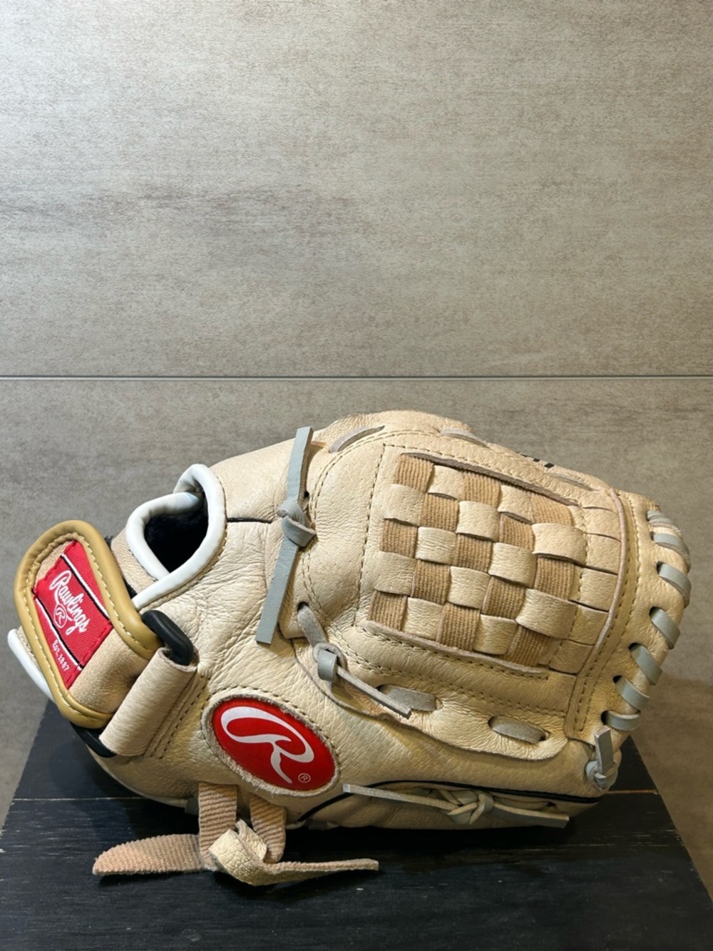 Rawlings Tan Leather Baseball Glove with Red Logo Youth 10”